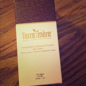 Terre Mere eye cream 🌸